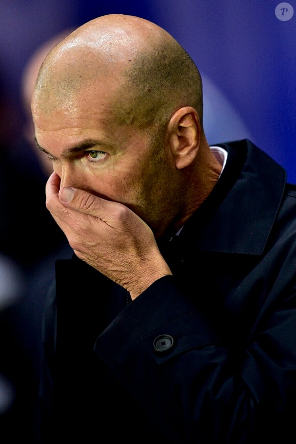 Zinédine Zidane entraineur du Real Madrid lors du match UEFA Ligue des Champions groupe A, opposant le Paris Saint-Germain (PSG) au Real Madrid au Parc des Princes à Paris, France, le 18 septembre 2019. Le PSG a gagné 3-0. © Jean-Baptiste Autissier/Panoramic/Bestimage 