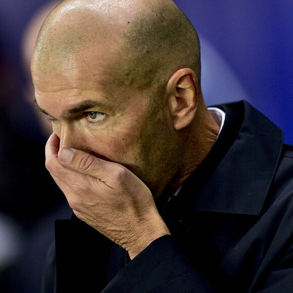 Zinédine Zidane entraineur du Real Madrid lors du match UEFA Ligue des Champions groupe A, opposant le Paris Saint-Germain (PSG) au Real Madrid au Parc des Princes à Paris, France, le 18 septembre 2019. Le PSG a gagné 3-0. © Jean-Baptiste Autissier/Panoramic/Bestimage 