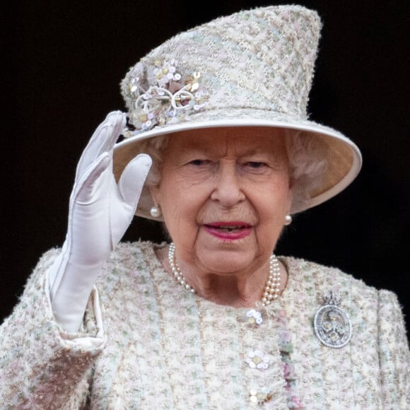 La reine Elisabeth II d'Angleterre - La famille royale au balcon du palais de Buckingham lors de la parade Trooping the Colour 2019, célébrant le 93ème anniversaire de la reine Elisabeth II, Londres, le 8 juin 2019. 