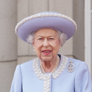 La reine Elisabeth II d'Angleterre - La famille royale au balcon lors de la parade militaire "Trooping the Colour" dans le cadre de la célébration du jubilé de platine de la reine Elizabeth II à Londres le 2 juin 2022. 