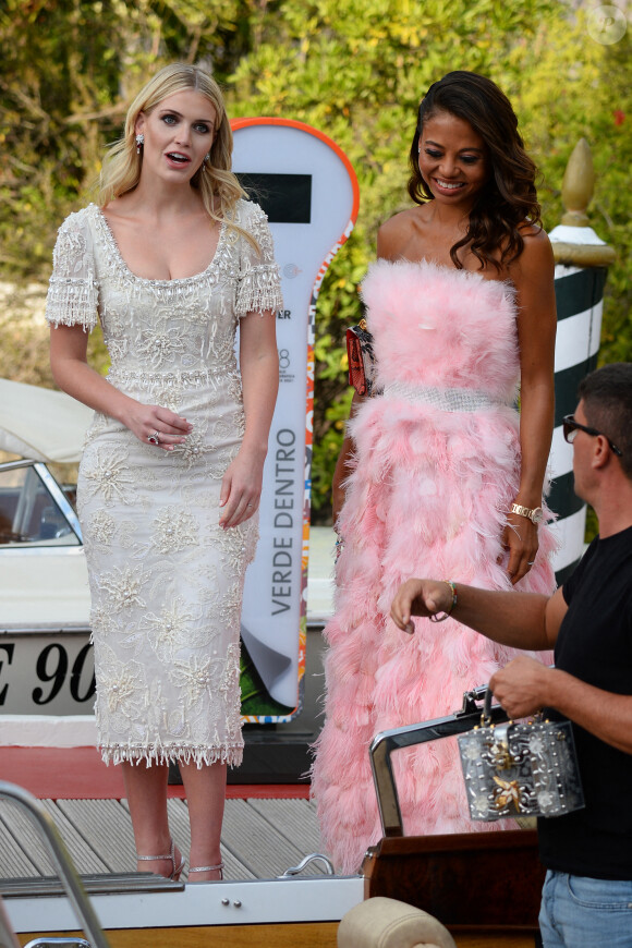 Emma Weymouth and Lady Kitty Spencer - Arrivée des people au défilé Dolce & Gabbana "Alta Moda" à Venise le 29 août 2021 