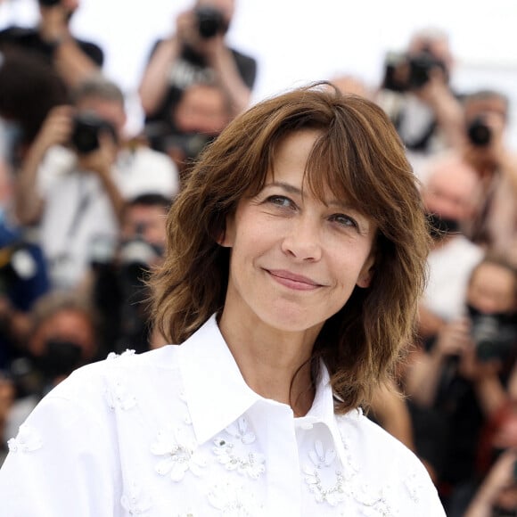 Sophie Marceau (habillée en Celine) au photocall du film Tout s'est bien passé lors du 74ème festival international du film de Cannes le 8 juillet 2021 © Borde / Jacovides / Moreau / Bestimage