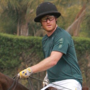 Le prince Harry participe à un match de polo à Carpinteria.