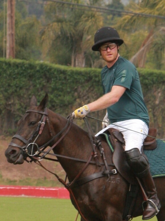 Le prince Harry participe à un match de polo à Carpinteria.