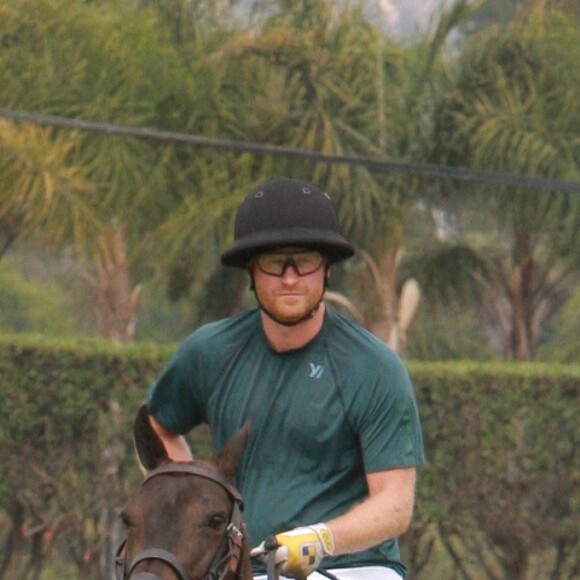 Le prince Harry participe à un match de polo à Carpinteria, le 12 juin 2022.