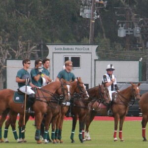 Le prince Harry participe à un match de polo à Carpinteria, le 12 juin 2022.