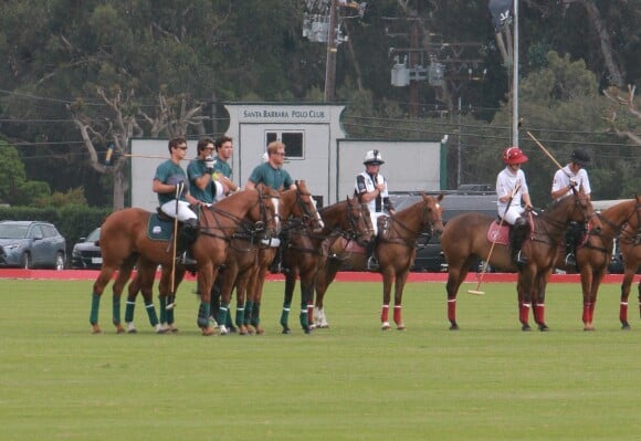 Le prince Harry participe à un match de polo à Carpinteria, le 12 juin 2022.