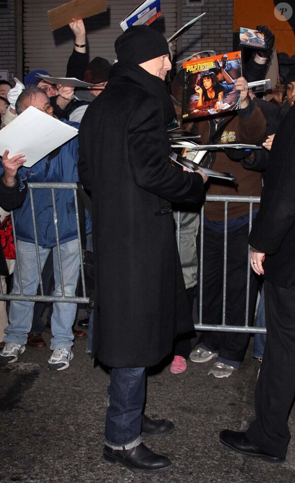 Bruce Willis arrive au Late Show de David Letterman, à New York, le 2 février 2010 !