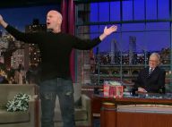 Regardez Bruce Willis faire exploser son caleçon en pleine émission de télé... C'est très chic !
