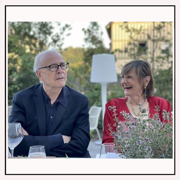 Anne-Marie Périer et Patrick Modiano lors d'une cérémonie en hommage à Réjane. @ Instagram / Jean-Marie Périer