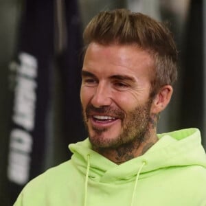 David Beckham va faire du shopping de baskets avec Joe La Puma de Complex au Flight Club de Miami, prenant le temps de parler de l'achat de baskets rares, de ses enfants portant ses chaussures et de son histoire avec adidas et le Predator. 17 mai 2022