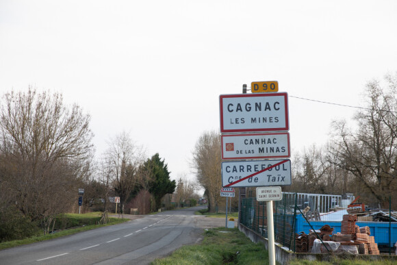 La maison en construction de Delphine Jubillar (Aussaguel), disparue sans laisser de traces depuis le 16 décembre 2020 à Cagnac les Mines dans le Tarn. Un gendarme et une équipe du service des eaux ont mené des investigations pour chercher des traces dans le réseau raccordé à la maison. Le 7 janvier 2021  © Frédéric Maligne / Bestimage