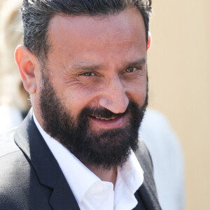 Cyril Hanouna - Sorties des obsèques de la chanteuse Régine au Crematorium du cimetière du Père-Lachaise à Paris. Le 9 mai 2022 © Jacovides-Moreau / Bestimage 