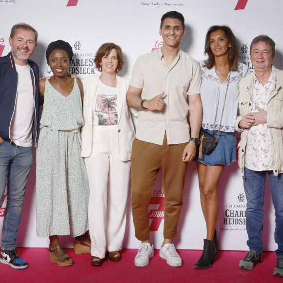 Exclusif - Jérôme Anthony, Claudia Mongumu, Nathalie Renoux, Ryad Baxx, Karine Le Marchand et Frédéric Bouraly - Soirée "Télé 7 Jours Summer Party" au restaurant "Monsieur Bleu" à Paris le 14 juin 2022. © Christophe Aubert via Bestimage