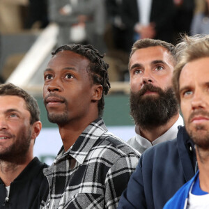 Gilles Simon, Gaël Monfils, Benoît Paire et Richard Gasquet - Jo-Wilfried Tsonga reçoit le trophée de la FFT pour l'ensemble de sa carrière et fait ses Adieux après sa défaite lors des Internationaux de France de Tennis de Roland Garros 2022 - Jour 3. A Paris le 24 Mai 2022. © Bertrand Rindoff/Bestimage