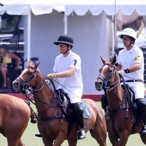 Meghan Markle, duchesse de Sussex soutient son mari le prince Harry, duc de Sussex et son équipe Los Padres lors d'une rencontre de polo à Santa Barbara le 17 juin 2022. 