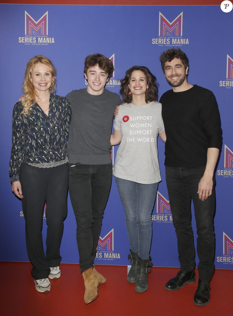 Thomas Chomel âge Vrai Vie Carole Richert, Thomas Chomel, Lucie Lucas, Agustin Galiana de la série  Clem - 10e édition du Festival Series Mania à Lille, le 24 mars 2019. ©  Christophe Auber - Purepeople