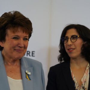 Passation de pouvoirs entre Roselyne Bachelot et Rima Abdul-Malak, nouvelle ministre de la culture, au ministère de la Culture à Paris, le 20 mai 2022.