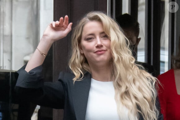 Amber Heard à son arrivée à la cour royale de justice à Londres, pour le procès en diffamation contre le magazine The Sun Newspaper. Le 27 juillet 2020 © Cover Images / Zuma Press / Bestimage 