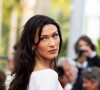 Bella Hadid - Montée des marches du film " Broker (Les bonnes étoiles) " lors du 75ème Festival International du Film de Cannes. Le 26 mai 2022 © Olivier Borde / Bestimage 