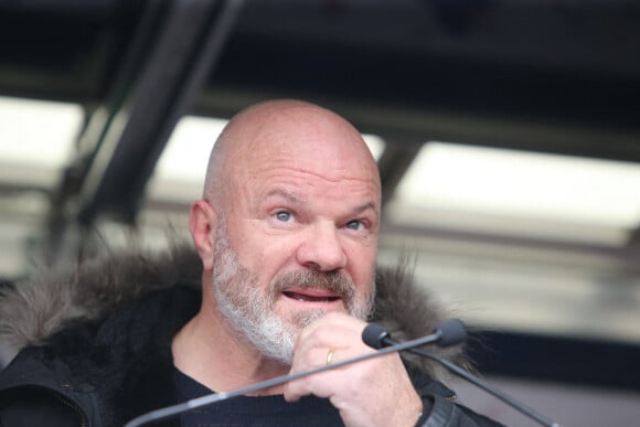 Philippe Etchebest - Rassemblement national des métiers de l'hôtellerie, de la restauration, du tourisme à l'appel de l'UMIH et le GNI à l'esplanade des Invalides à Paris le 14 décembre 2020. © Panoramic / Bestimage