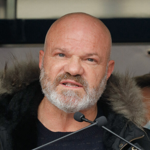 Philippe Etchebest - Rassemblement national des métiers de l'hôtellerie, de la restauration, du tourisme à l'appel de l'UMIH et du GNI à l'esplanade des Invalides à Paris, le 14 décembre 2020.. © Christophe Clovis / Bestimage