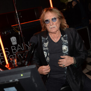 Le chanteur Christophe (Daniel Bevilacqua) - Concert privé du chanteur Christophe (Daniel Bevilacqua) lors du festival des Bains à Paris le 21 février 2019. A l'invitation de JP Marois, Propriétaire des Bains, Christophe (Daniel Bevilacqua) a donné un concert au Roxo le restaurant des Bains, où il a interprété ses plus grands tubes en exclusivité pour les Bains festival. © Veeren/Bestimage