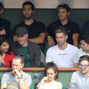 Zinédine Zidane, sa femme Véronique et leurs fils Luca et Enzo dans les tribunes des Internationaux de France de Tennis de Roland Garros à Paris, le 10 juin 2018. © Dominique Jacovides - Cyril Moreau/Bestimage