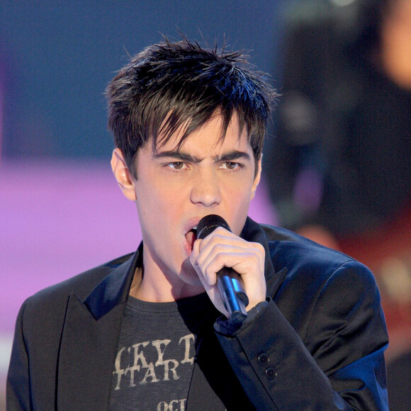 Grégory Lemarchal - (Gagnant de la Star Academy 4) . ' Election Miss Europe 2005' au palais des sports de Paris.//  
