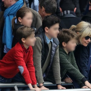 Marina Foïs et ses enfants Lazare et Georges - Match de football entre le Psg et Montpellier au Parc des Princes à Paris le 22 avril 2017. © Cyril Moreau/Bestimage 