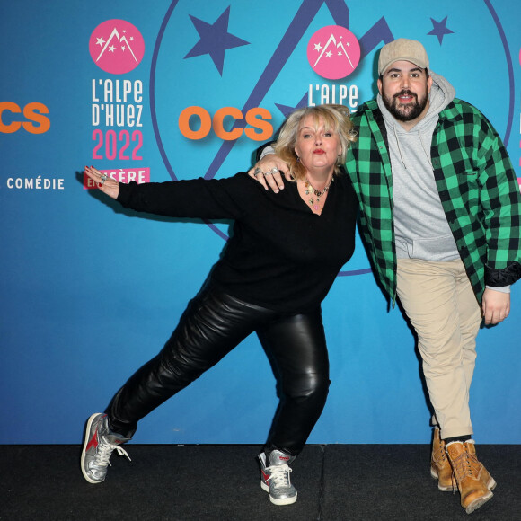 Valérie Damidot et Artus - 25e édition du Festival international du film de comédie de l'Alpe d'Huez, le 22 janvier 2022. © Dominique Jacovides/Bestimage