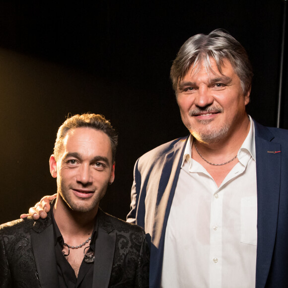 Exclusif - David Douillet, Jean-Baptiste Guégan - Backstage de l'enregistrement de l'émission "La Chanson secrète 7 " à la Scène musicale à Paris, qui sera diffusée le 15 janvier 2021 sur TF1. Après le succès des précédentes éditions, " LA CHANSON SECRETE ", présentée par N.ALIAGAS et produite par DMLS TV, revient sur TF1. 8 artistes ne savent rien de ce qui va se passer pour eux ! Ils ont accepté de jouer le jeu, de se laisser totalement surprendre, émouvoir, parfois même déstabiliser car ils vont découvrir en même temps que les téléspectateurs une surprise : une chanson qui leur est chère revisitée et réinterprétée par un artiste. Des mises en scène spectaculaires au service de l'émotion... Et des émotions fortes pour l'artiste assis dans le fauteuil grâce à la venue sur le plateau de proches et d'invités inattendus. Les téléspectateurs seront aux premières loges pour vivre ces moments d'intimité musicale rare. © Gaffiot-Moreau / Bestimage