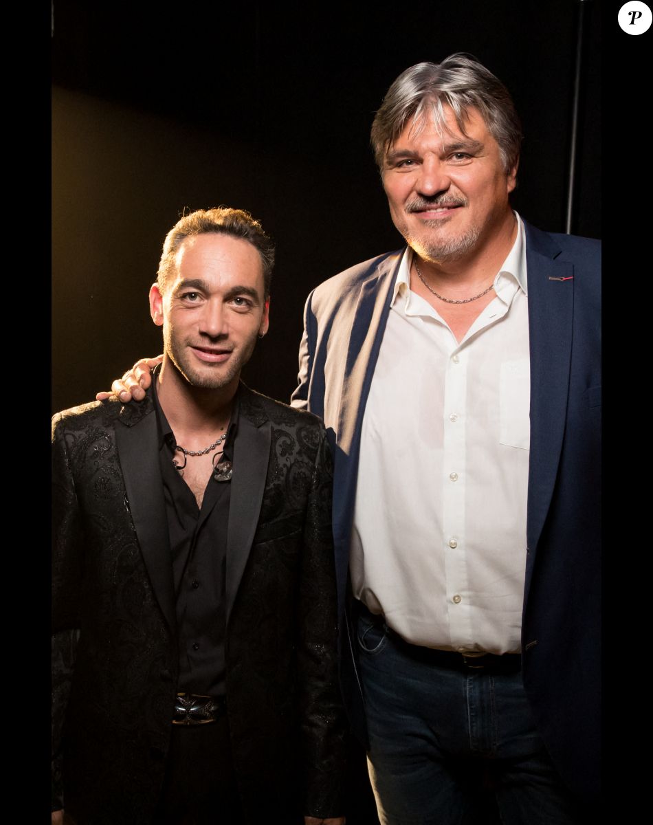 Exclusif - David Douillet, Jean-Baptiste Guégan - Backstage de l'enregistrement de l'émission "La Chanson secrète 7 " à la Scène musicale à Paris, qui sera diffusée le 15 janvier 2021 sur TF1. Après le succès des précédentes éditions, " LA CHANSON SECRETE ", présentée par N.ALIAGAS et produite par DMLS TV, revient sur TF1. 8 artistes ne savent rien de ce qui va se passer pour eux ! Ils ont accepté de jouer le jeu, de se laisser totalement surprendre, émouvoir, parfois même déstabiliser car ils vont découvrir en même temps que les téléspectateurs une surprise : une chanson qui leur est chère revisitée et réinterprétée par un artiste. Des mises en scène spectaculaires au service de l'émotion... Et des émotions fortes pour l'artiste assis dans le fauteuil grâce à la venue sur le plateau de proches et d'invités inattendus. Les téléspectateurs seront aux premières loges pour vivre ces moments d'intimité musicale rare. © Gaffiot-Moreau / Bestimage