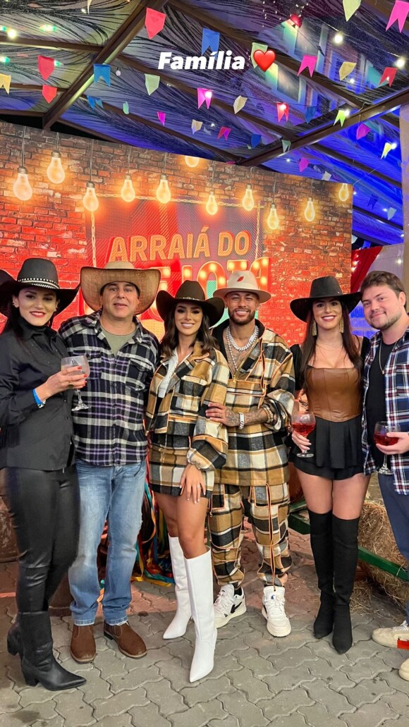 Bruna Biancardi et Neymar font la fête dans une ambiance western.