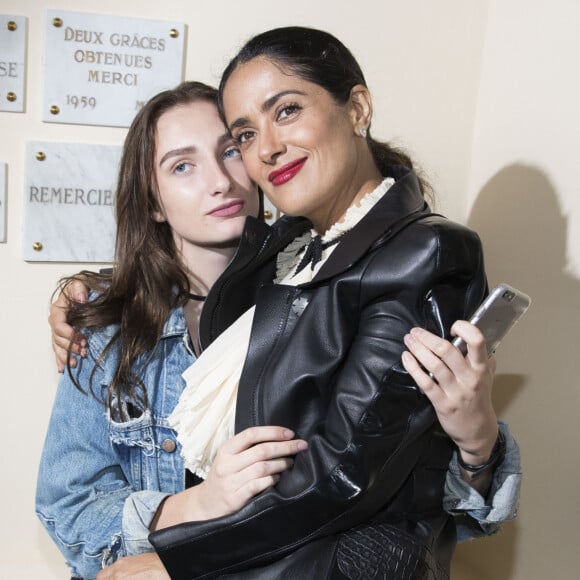 Mathilde Pinault et Salma Hayek - Vernissage de l'exposition "Echos" pour l'inauguration du nouveau siège de Kering dans l'ancien hôpital Laennec et à l'occasion des Journées du Patrimoine à Paris.  Le 16 septembre 2016 © Olivier Borde / Bestimage 