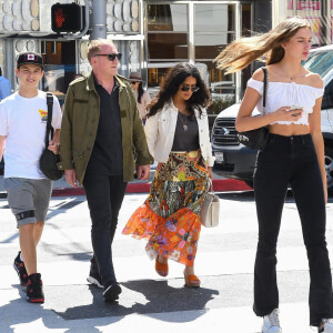 François-Henri Pinault, sa femme Salma Hayek, sa fille Mathilde Pinault et son fils Augustin Evangelista se promènent et font du shopping dans les rues de Beverly Hills. Le 2 août 2019.