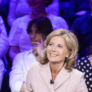 Exclusif - Claire Chazal - Enregistrement de l'émission "Le grand échiquier", diffusée le 29 avril sur France 2 © Cyril Moreau / Bestimage " Le Grand Echiquier ", le grand rendez-vous culturel, présenté par C.Chazal, fête l'Amour. Nous évoquerons dans cette nouvelle soirée ce qui fait vibrer l'humanité depuis la nuit des temps, battre le coeur, ce qui exalte et fait souffrir, ces histoires d'amour qui nourrissent la littérature, le cinéma, la musique et la danse. C.Chazal sera accompagnée lors de cette soirée par le grand orchestre du Grand Echiquier, merci à sa fondatrice la violoniste A.Gravoin et à son chef N.Guiraud. Merci aussi à la danseuse et chorégraphe israélienne D.Alouma qui a crée pour cette soirée un moment virevoltant !Pour décliner le beau thème de l'amour à travers la création C.Chazal accueillera tout au long de cette soirée exceptionnelle, toutes les générations d'artistes, les interprètes que nous aimons et qui nous offrirons des extraits rares de spectacles vivants : J.Birkin et M.Jonasz mais aussi les étoiles montantes de la chanson : C.Murray et Fishbach, les danseurs de l'Opera de Paris L.Pagliero et G.Louvet pour un pas de deux de Roméo et Juliette, les romanciers N.Bouraoui et F.Beigbeder, l'acteur réalisateur N.Maury, le prodige du piano S.Pamart, et l'un de nos meilleurs guitaristes T.Cauvin... La soirée débutera par deux immenses artistes lyriques, le ténor français le plus connu au monde R.Alagna et à ses cotés son épouse la soprano polonaise A.Kurzak qui a consacré un dernier album à Mozart. Ils interprèteront l'un des plus beaux duos d'amour, un extrait de la Bohème du Puccini crée en 1896. Une émission riche pour évoquer l'amour. Le temps d'une soirée, Le grand échiquier devient la plus grande salle de spectacles de France.  