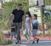 Brian Austin Green se balade avec ses enfants, Bodhi Ransom, Noah Shannon et Journey River à Malibu, Los Angeles, Californie, Etats-Unis, le 12 janvier 2022.
