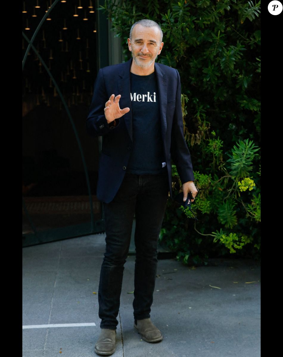 Humoriste et acteur français Elie Semoun arrive à l'enregistrement de l'émission "Vivement Dimanche Prochain" au studio Gabriel à Paris, France, le 22 avril 2021, présentée par Michel Drucker et diffusée le 16 mai 2021. © Christophe Clovis/Bestimage