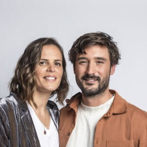 Exclusif - Jeremy Frerot et sa femme Laure Manaudou - Backstage - Enregistrement de l'émission "La Chanson secrète 11" à Paris, diffusée le 24 juin sur TF1. Le 15 janvier 2022 Après le succès des précédentes éditions, " LA CHANSON SECRETE ", présentée par N.Aliagas et produite par DMLS TV, revient sur TF1. 8 artistes ne savent rien de ce qui va se passer pour eux ! Ils ont accepté de jouer le jeu, de se laisser totalement surprendre, émouvoir, parfois même déstabiliser car ils vont découvrir en même temps que les téléspectateurs une surprise : une chanson qui leur est chère revisitée et réinterprétée par un artiste. Des mises en scène spectaculaires au service de l'émotion... Et des émotions fortes pour l'artiste assis dans le fauteuil grâce à la venue sur le plateau de proches et d'invités inattendus. Les téléspectateurs seront aux premières loges pour vivre ces moments d'intimité musicale rare. Dans ce nouveau numéro, un couple rare en télévision, un chef étoilé, un invité piégé venu pour répéter une surprise à un autre guest sans s'attendre à être lui-même invité dans le fauteuil, des participants exceptionnels tels que le frère d'un guest pour la première fois en France... © Cyril Moreau / Bestimage 