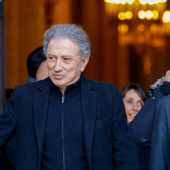 Michel Drucker - Sorties des obsèques de Jean-Pierre Pernaut en la Basilique Sainte-Clotilde à Paris, France, le 9 mars 2022. © Cyril Moreau/Bestimage
