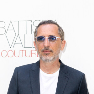 Gad Elmaleh - Les célébrités au photocall du défilé de mode Haute-Couture automne-hiver 2022-2023 "Giambattista Valli" à Paris le 4 juillet 2022 © Olivier Borde / Bestimage