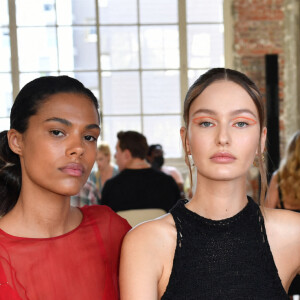 Tina Kunakey, Kristina Romanova et Amina Muaddi - Front Row du défilé de mode Haute-Couture automne-hiver 2022-2023 "Alexandre Vauthier" à Paris le 5 juillet 2022. © Veeren / Christophe Clovis / Besimage