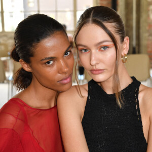 Tina Kunakey et Kristina Romanova - Front Row du défilé de mode Haute-Couture automne-hiver 2022-2023 "Alexandre Vauthier" à Paris. © Veeren / Christophe Clovis / Besimage