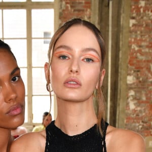 Tina Kunakey et Kristina Romanova - Front Row du défilé de mode Haute-Couture automne-hiver 2022-2023 "Alexandre Vauthier" à Paris le 5 juillet 2022. © Veeren / Christophe Clovis / Besimage