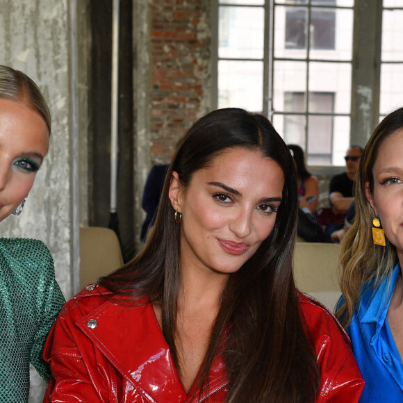 Leonie Hanne, Gabrielle Caunesil Pozzoli et Helena Bordon - Front Row du défilé de mode Haute-Couture automne-hiver 2022-2023 "Alexandre Vauthier" à Paris le 5 juillet 2022. © Veeren / Christophe Clovis / Besimage