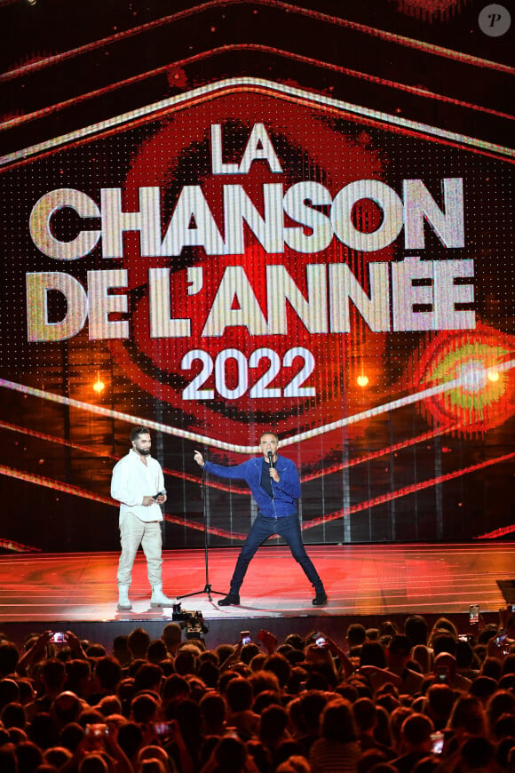 Kendji Girac et Nikos Aliagas- Enregistrement de l'émission "La Chanson de l'Année 2022" à Toulon. © Bruno Bebert / Bestimage