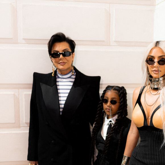 Kim Kardashian, sa fille North et sa mère Kris Jenner arrivent au défilé de mode Haute-Couture automne-hiver 2022-2023 "Jean-Paul Gaultier" au 325 rue Saint-Martin à Paris, France, le 6 juillet 2022. © Da Silva-Perusseau/Bestimage 