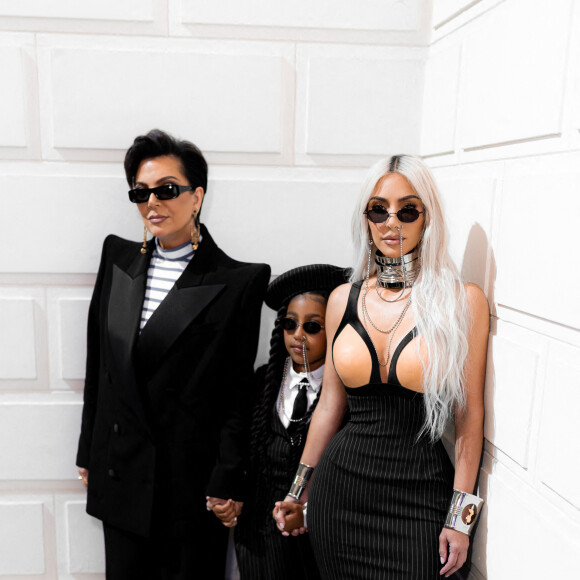 Kim Kardashian, sa fille North et sa mère Kris Jenner arrivent au défilé de mode Haute-Couture automne-hiver 2022-2023 "Jean-Paul Gaultier" au 325 rue Saint-Martin à Paris, France, le 6 juillet 2022. © Da Silva-Perusseau/Bestimage 