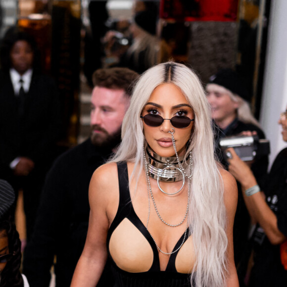 Kim Kardashian et sa fille North arrivent au défilé de mode Haute-Couture automne-hiver 2022-2023 "Jean-Paul Gaultier" au 325 rue Saint-Martin à Paris, France, le 6 juillet 2022. © Da Silva-Perusseau/Bestimage 